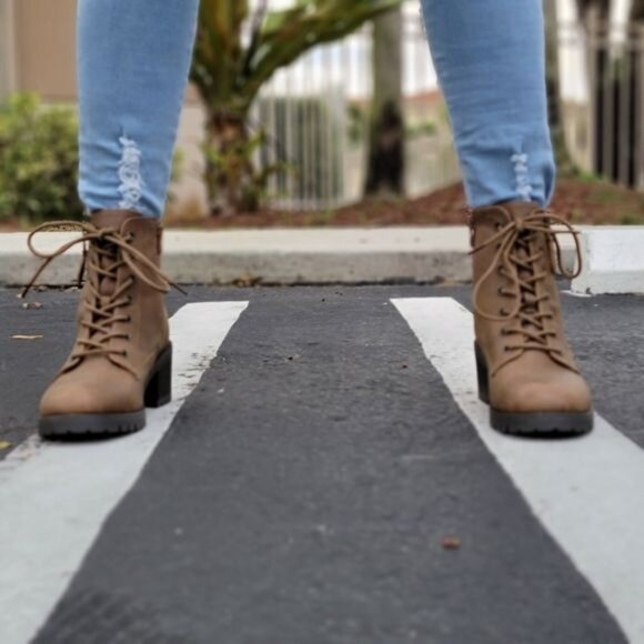 Women's Tan Combat Ankle Lace Up Heeled Ankle Boots - Picture 3 of 6